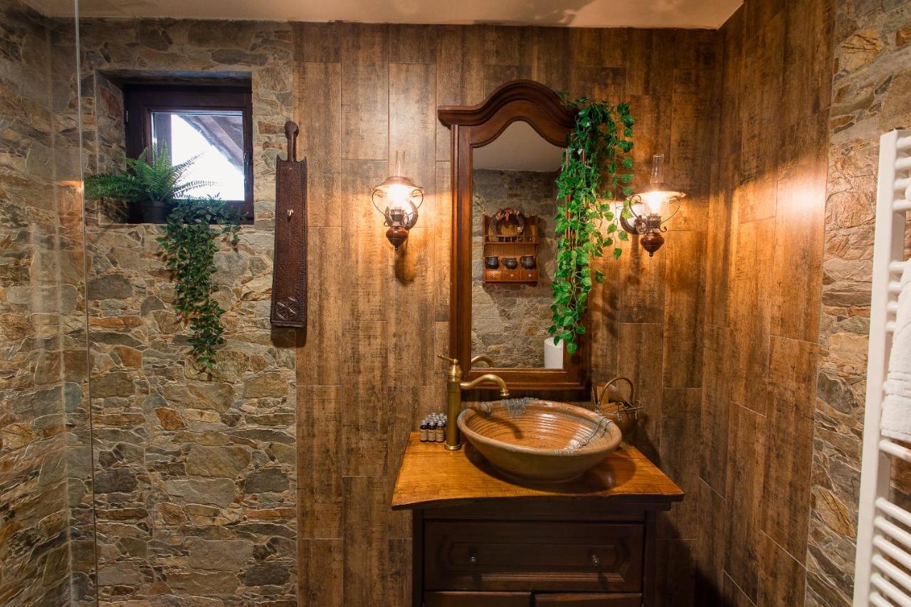 Villa Casa Cu Cerdac à Nucşoara Extérieur photo
