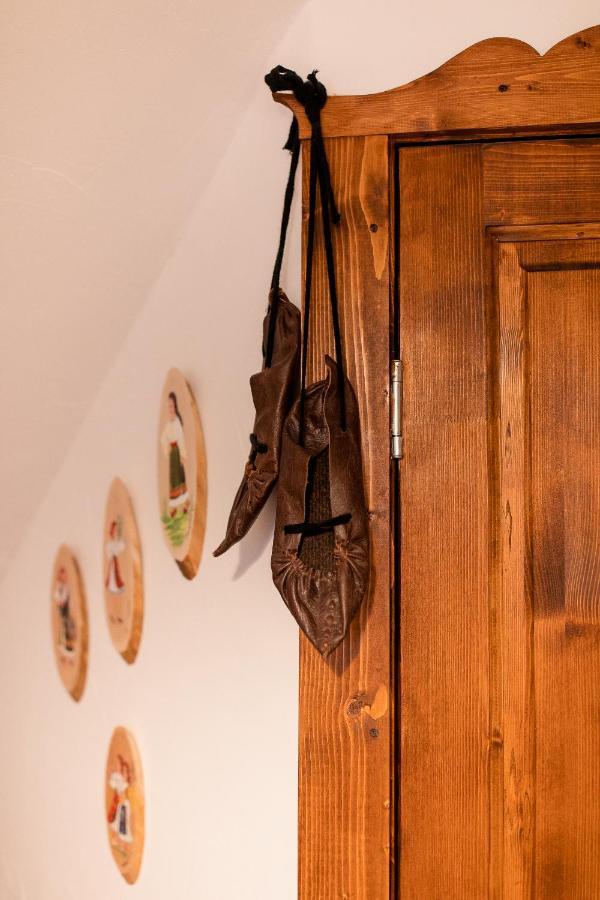 Villa Casa Cu Cerdac à Nucşoara Extérieur photo